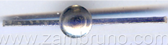 TACHUELA METAL M006